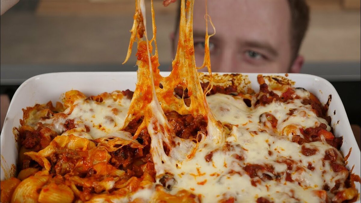 Dvě jednoduché a chutné večeře v jednom pekáči které se hodí vařit do zásoby a jsou dobře známé i českým rodinám