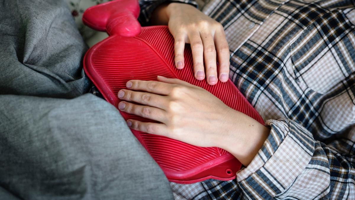 Je vám v noci zima? Geniální triky, jak se rychle zahřát i s vypnutými radiátory