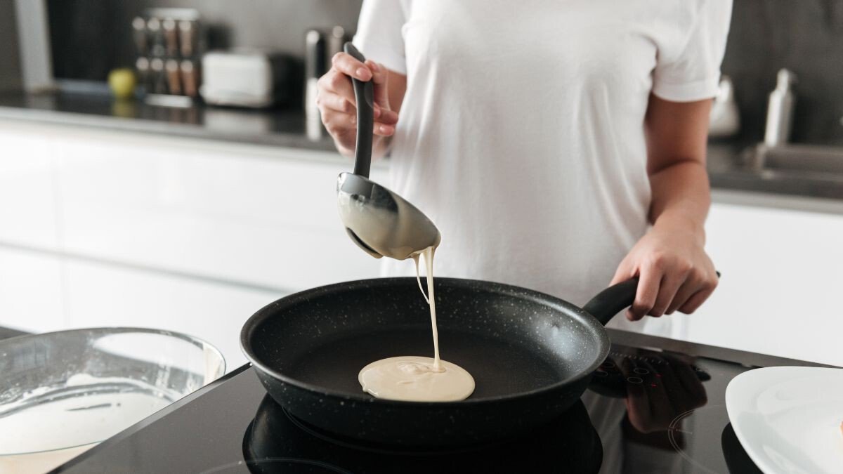 Sobotní snídaně s nadýchanými lívanci, recept oblíbený i v českých domácnostech