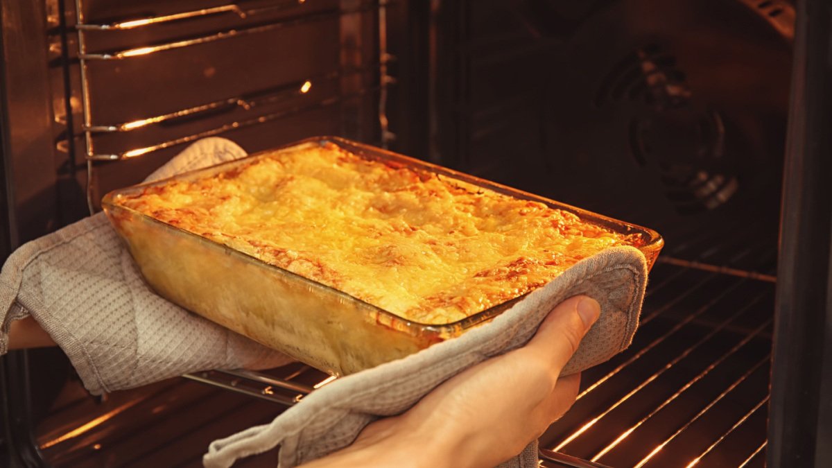 Upravila jsem recept na „lasagne“ a nahradila pláty bramborami — výsledek byl překvapivě dobrý