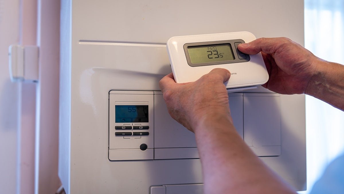 Tento japonský trik, který pomáhá snížit účty za elektřinu a udržet teplo, se v českých domácnostech stále často přehlíží