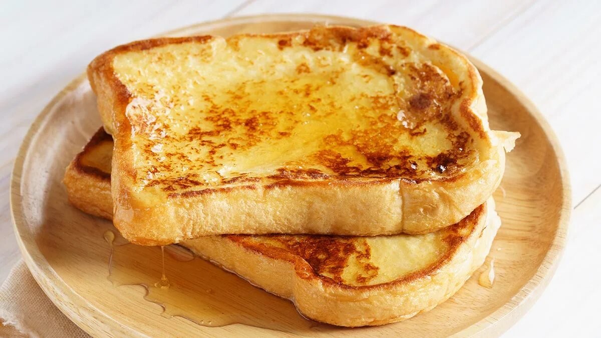 Topinky na pánvi: místo mléka přidávám do vajec jinou surovinu, v českých domácnostech to dělají často a chuť je zajímavější