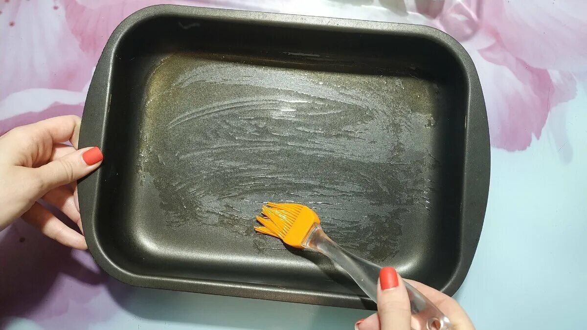 U bramboráků už se netrápím: vezmu pár brambor a vejce – a v troubě je hotová lahodná placka