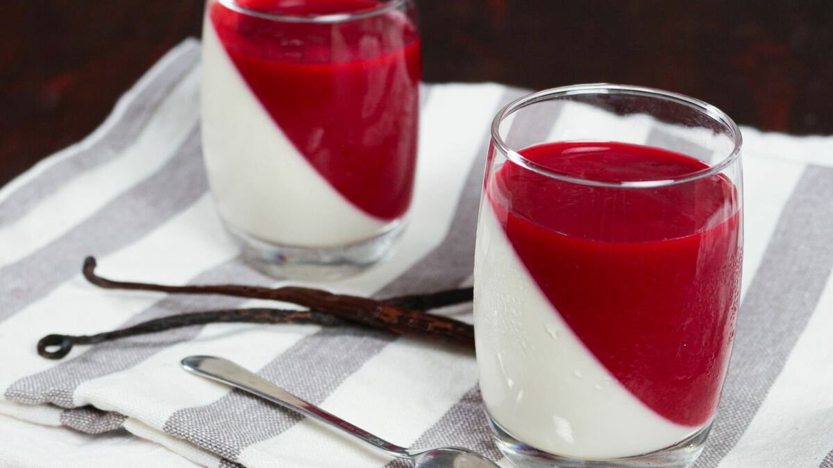 Brusinková panna cotta recept s českým kontextem