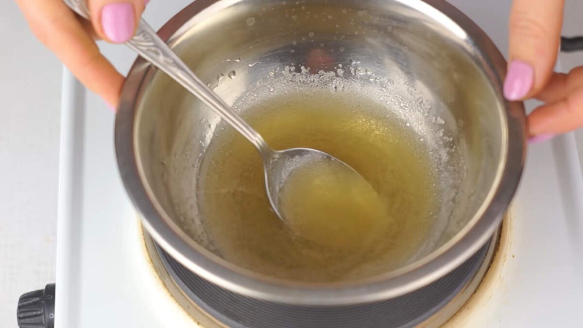 Vyšlehejte citronovou šťávu s cukrem a dejte do lednice výsledkem je nadýchaný marshmallow, který chutná lépe než kupovaný