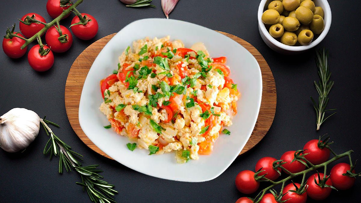 Sytá snídaně v českém stylu s kavkazským nádechem, voňavá míchaná vejce za 10 minut