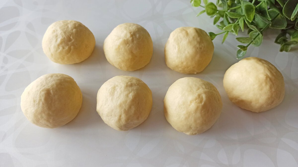 Tažené housky na mléce po česku tenké, vrstvené a neuvěřitelně chutné